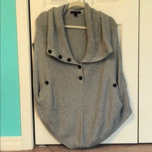 Gray sleeveless Banana Republic sweater poncho